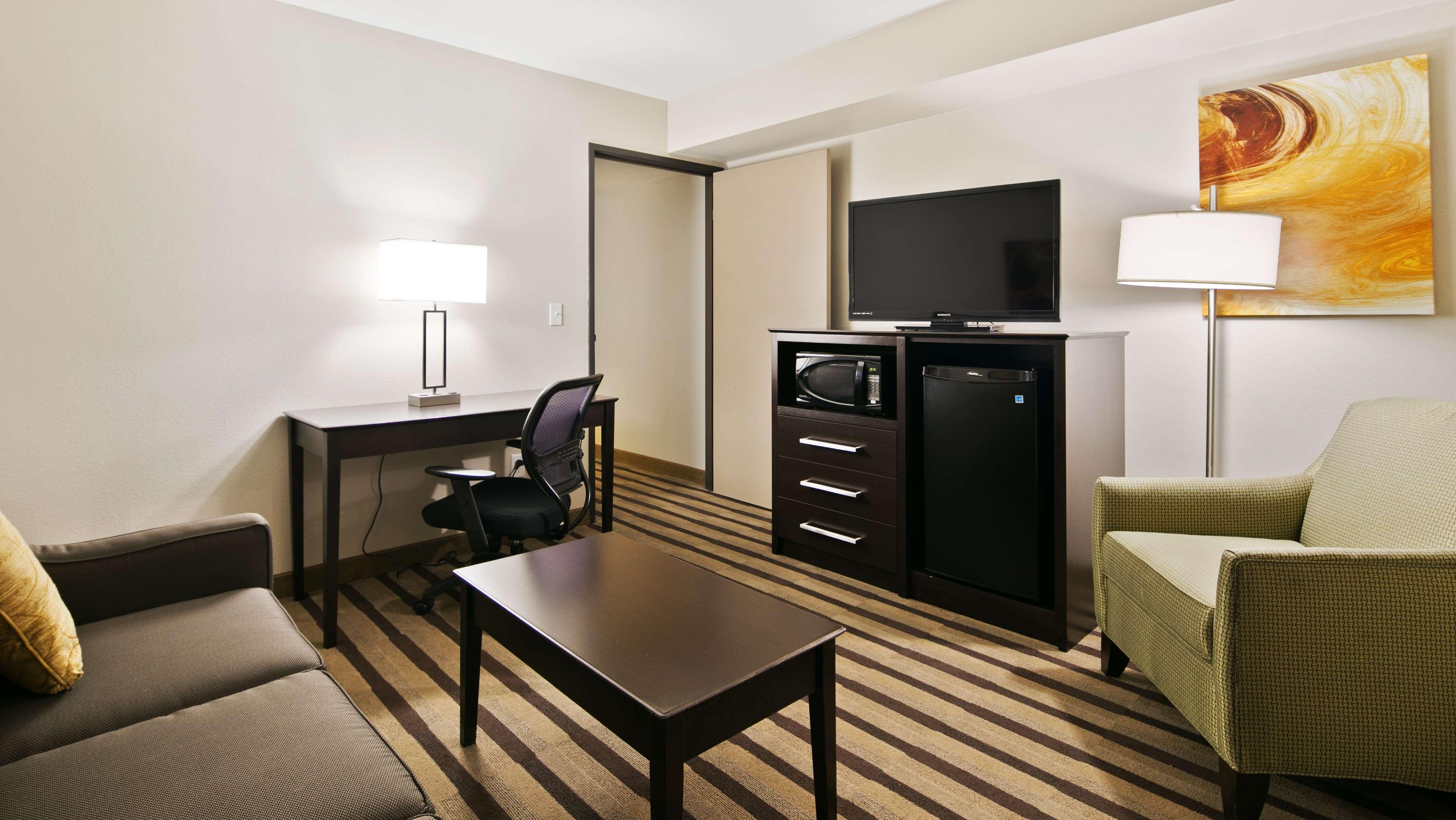 Best Western Harvest Inn & Suites Grand Forks Eksteriør billede