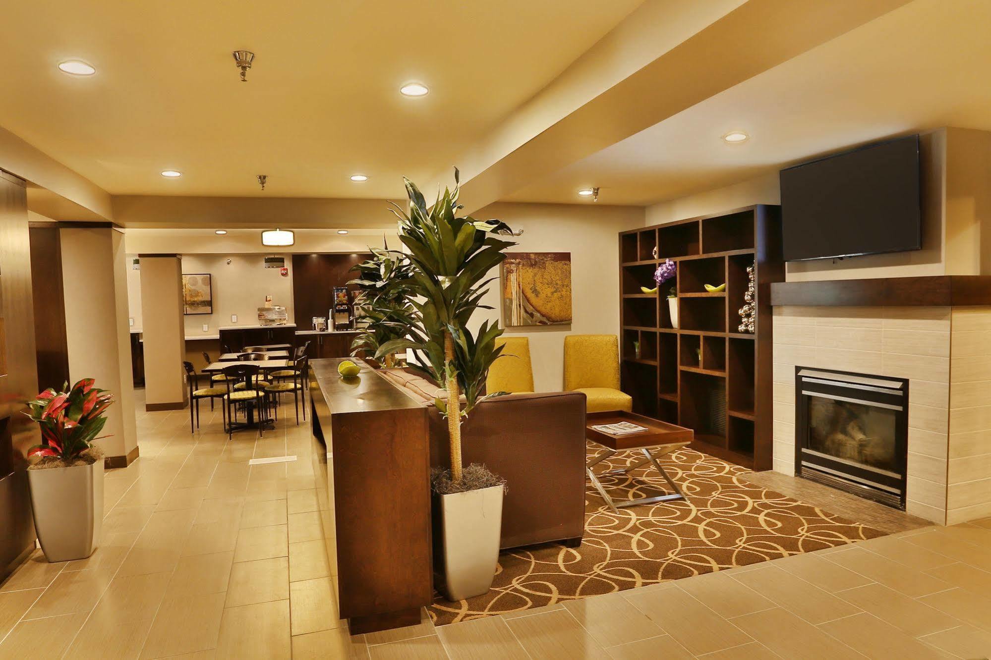 Best Western Harvest Inn & Suites Grand Forks Eksteriør billede